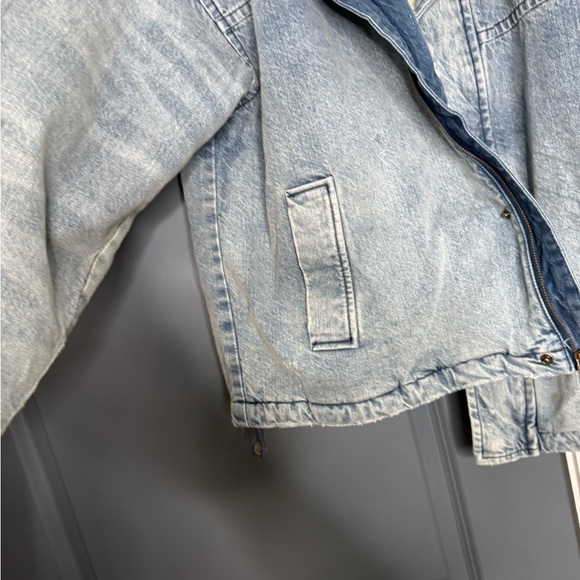 BDG Blue and White Sherpa-Lined Denim Jacket - Picture 2 of 7